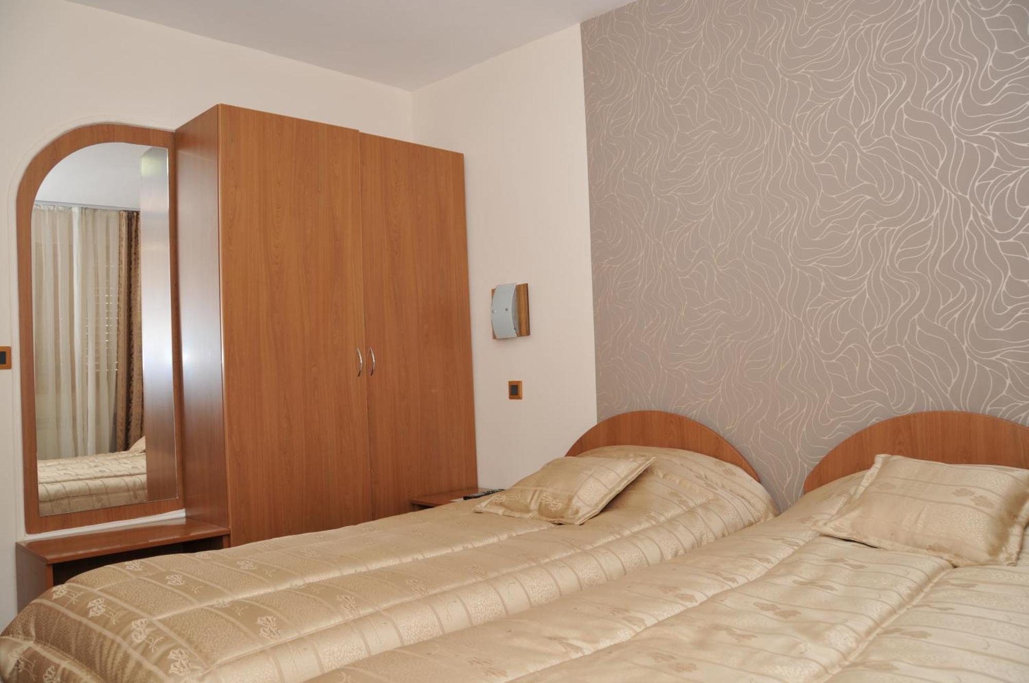 Hotel Kanet Скопье Экстерьер фото